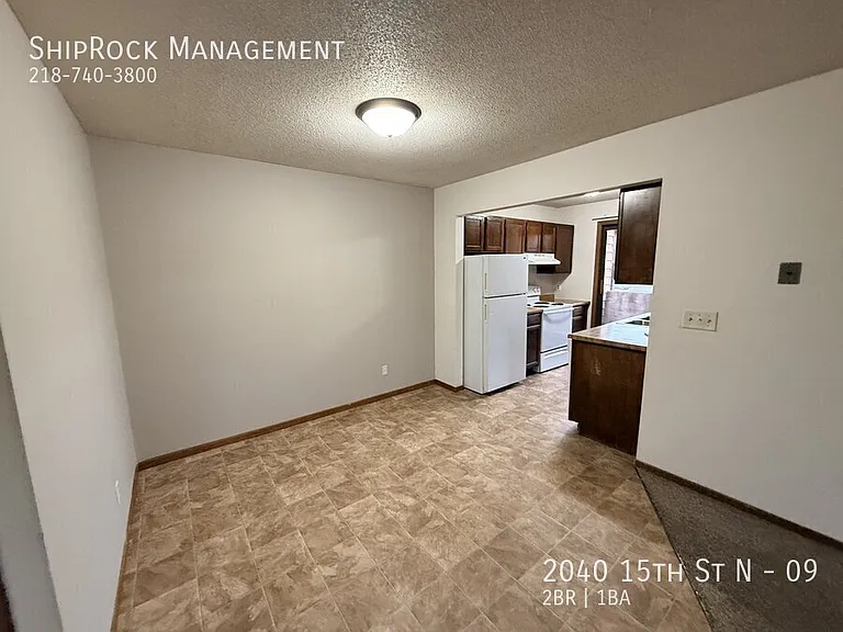 2040 15th St N #9 — Photo 3
