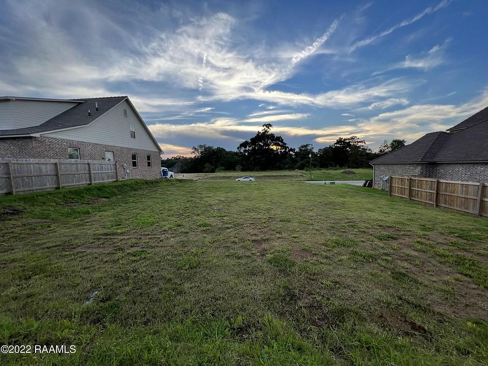 1st image of 106 Belle Helene Ct