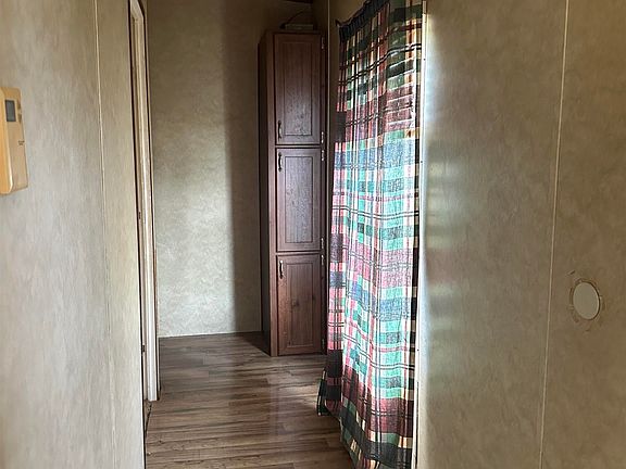 5th image of 304 Amagon Ave