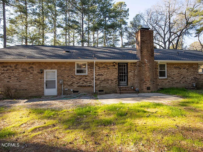 901 Glendale Dr — Photo 39