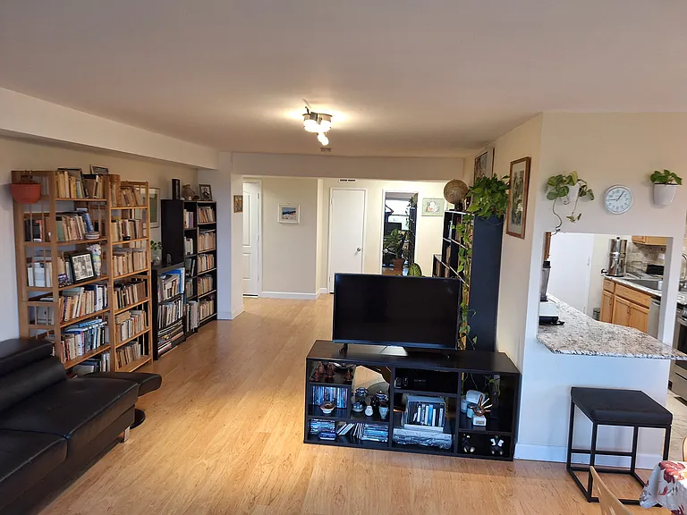 4200 N Marine Dr #901 — Photo 4