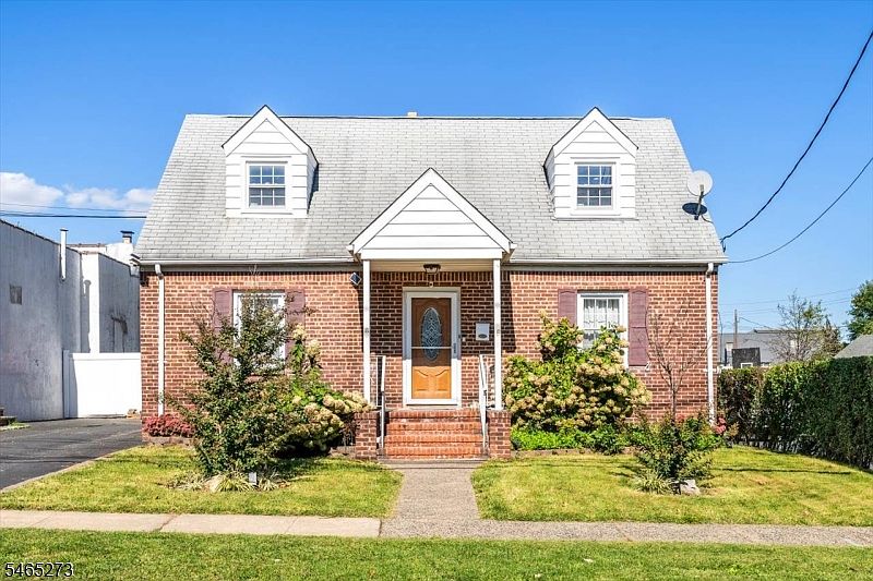 1st image of 54 Hancox Ave