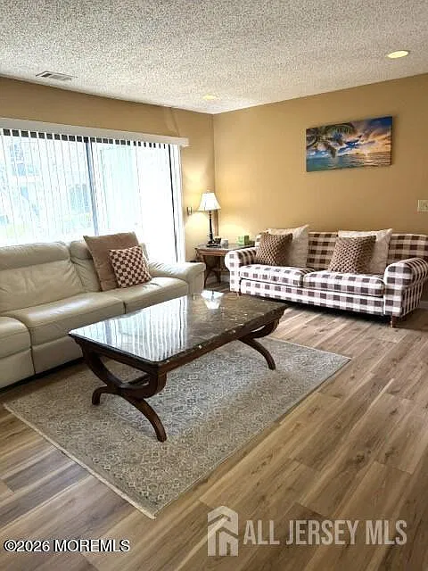 401 Sunshine Ct — Photo 3