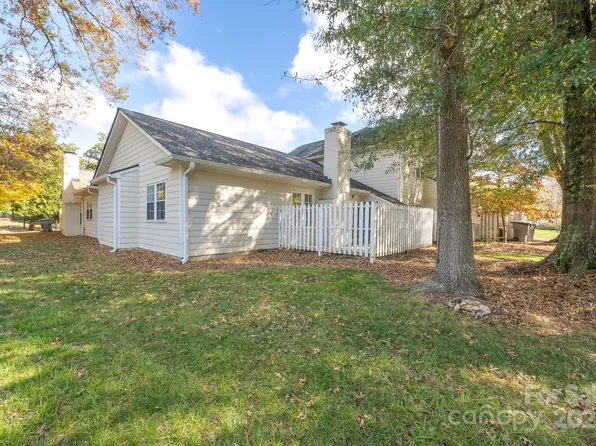 2702 New Hamlin Way, Charlotte, NC 28210