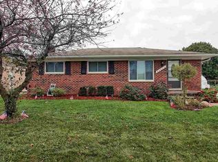 40456 Harmon Dr, Sterling Heights, MI 48310