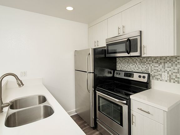 3rd image of 7045 N 7th St APT 224