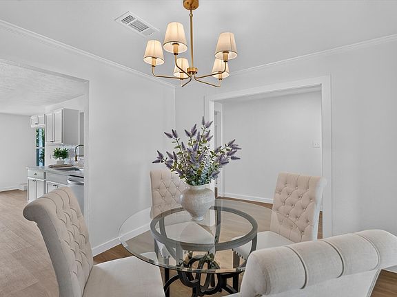 5th image of 412 Apple Blossom Ln