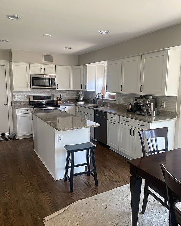 Dining room to Kitchen
