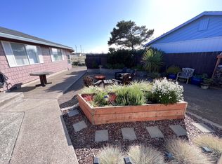 1717 NW Canal St, Waldport, OR 97394