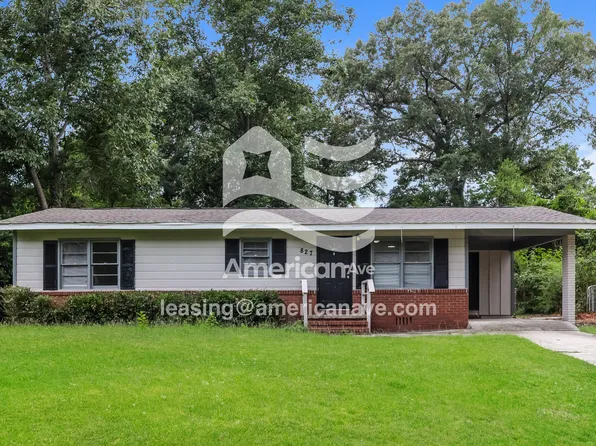 827 Oak Ridge Dr, Perry, GA 31069
