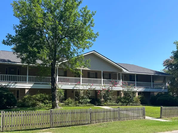 515 3rd St #12, Bay Saint Louis, MS 39520