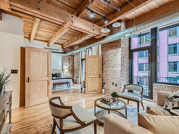 2nd image of 625 W Jackson Blvd APT 312