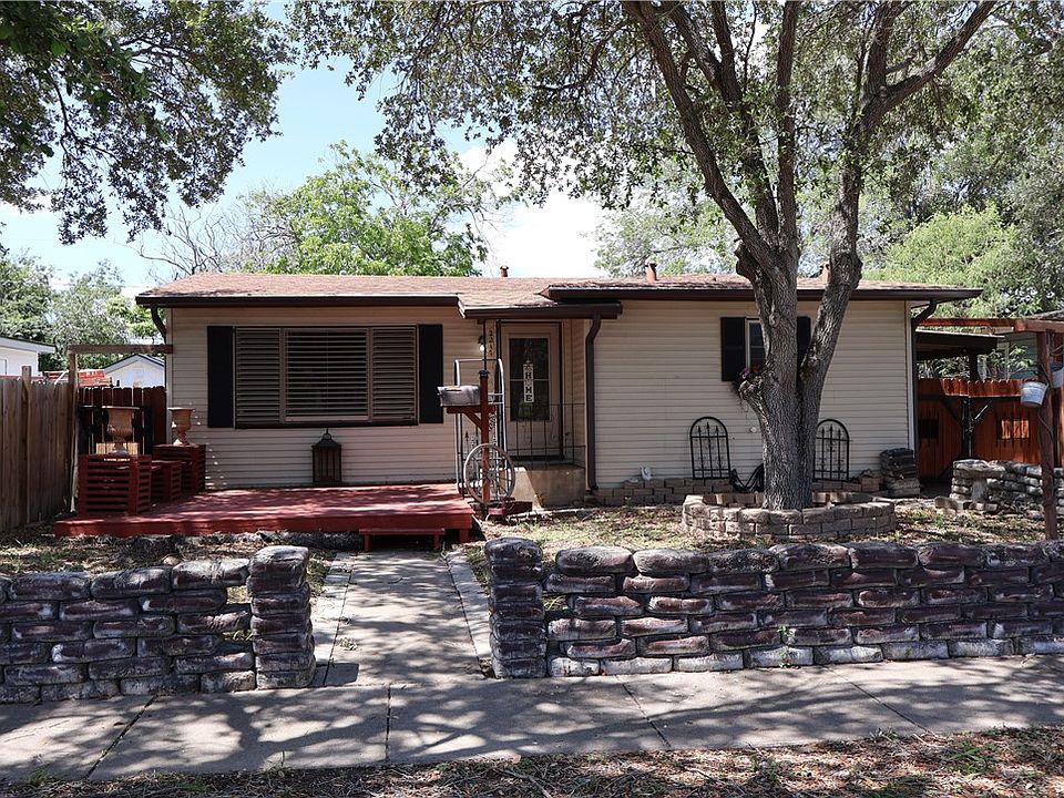 1st image of 2217 Roslyn St