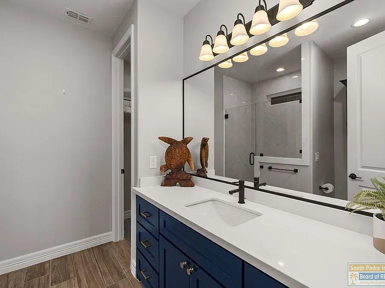 124 Torrey Pines Rd — Photo 29
