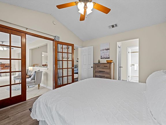 3rd image of 9926 Fawn Brook Dr #1