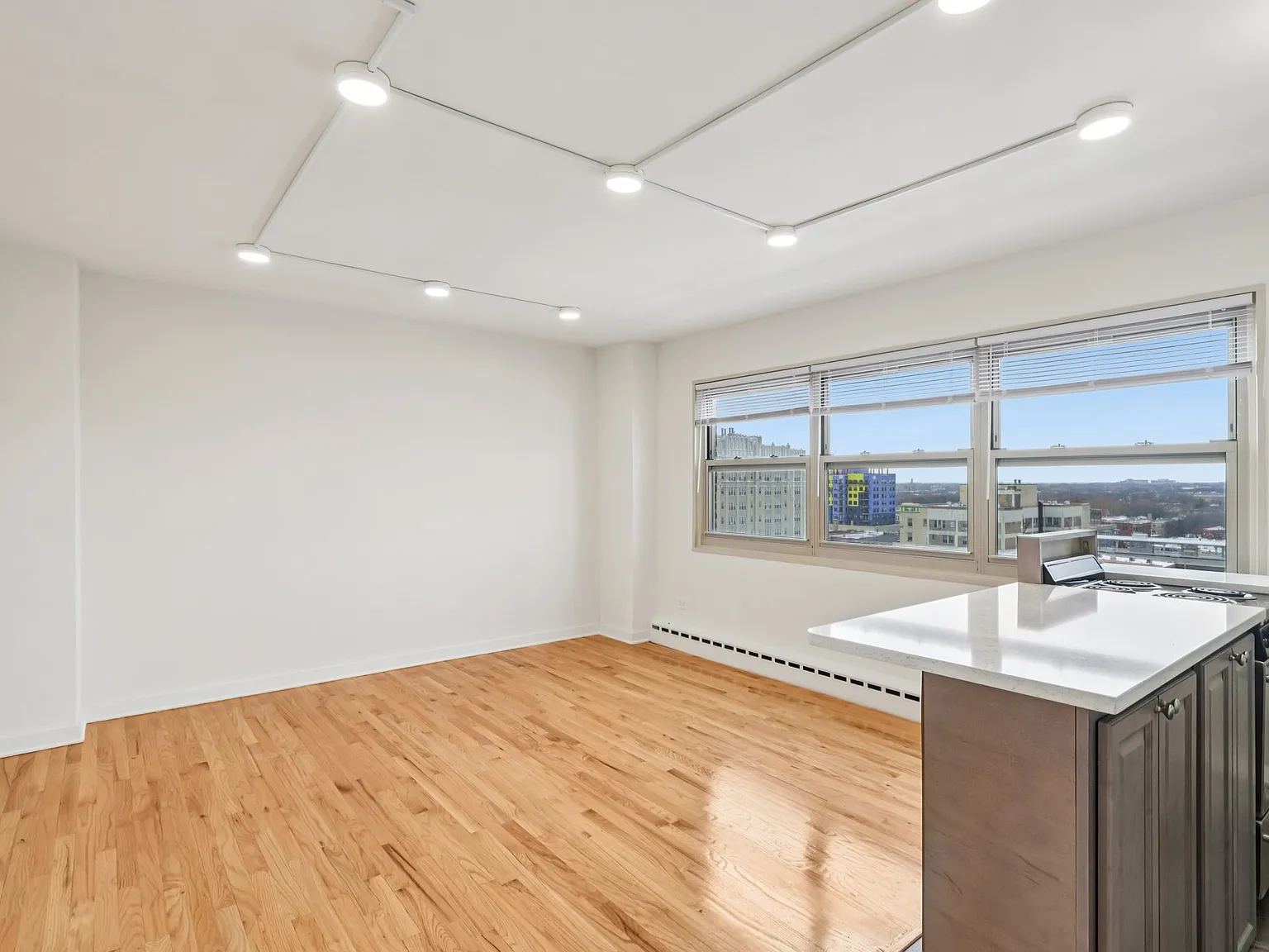 5634 N. Sheridan — Photo 3