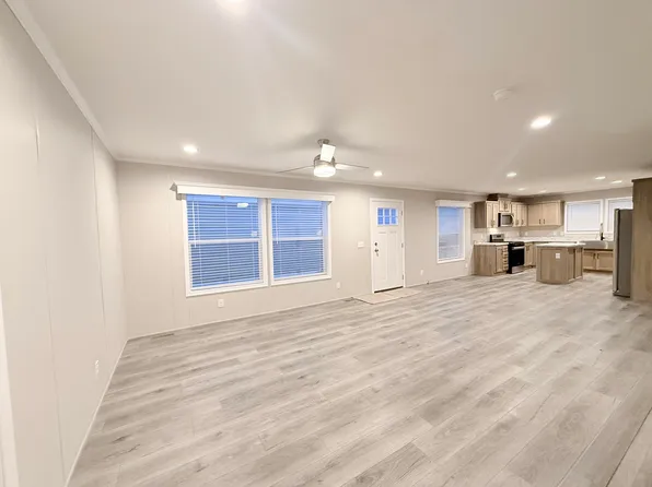 4000 E 134th St #1129, Chicago, IL 60633