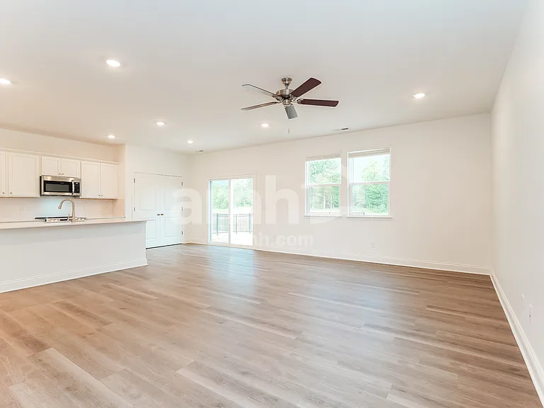 1080 Broyles Xing — Photo 6