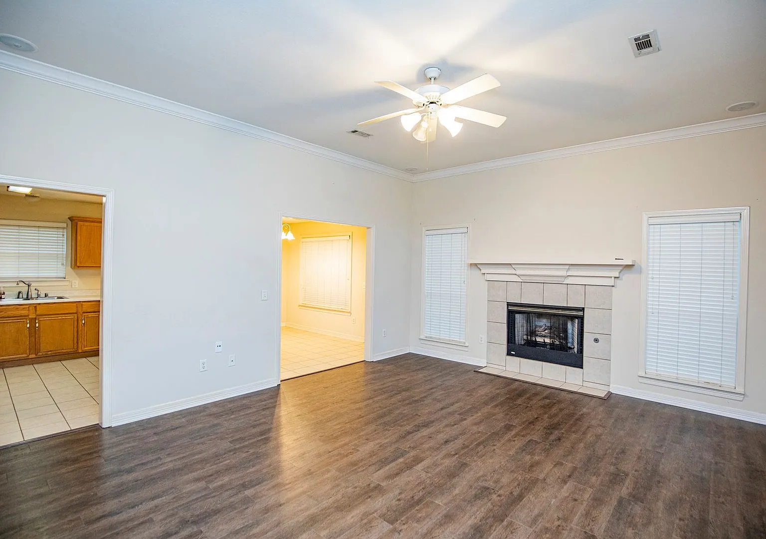 908 Cheyenne — Photo 3