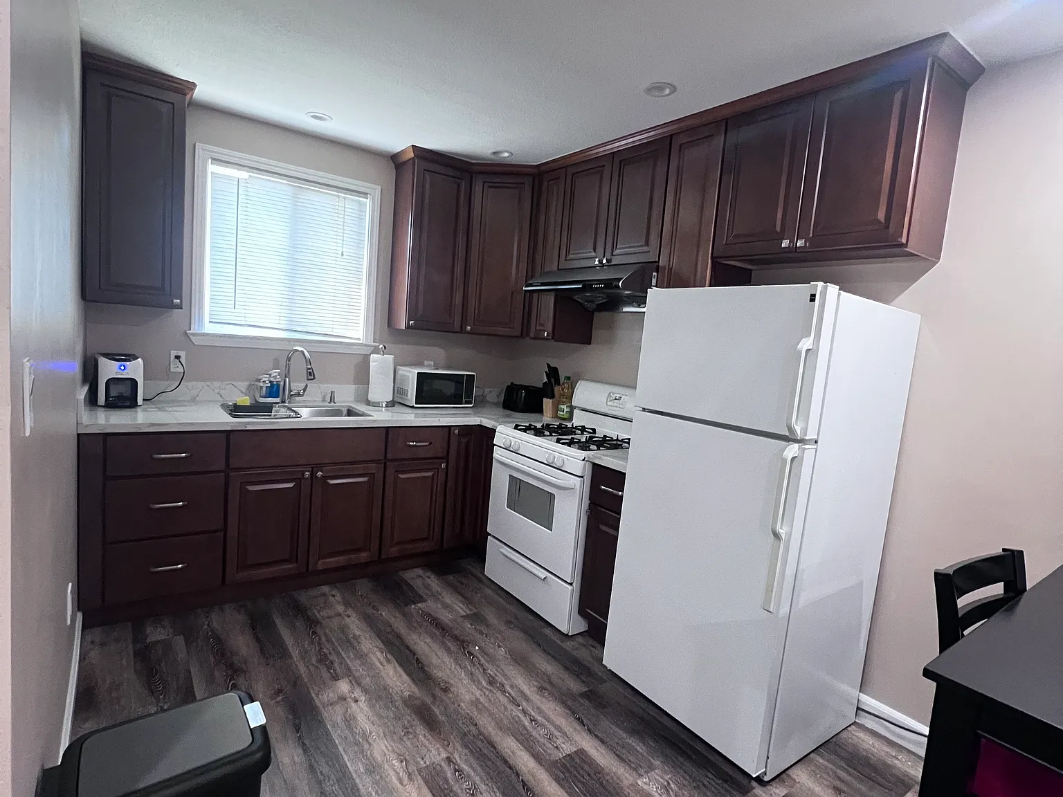 3985 Rhoda Ave — Photo 2