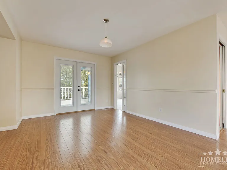 6375 187a St #UPPER HOUSE — Photo 9