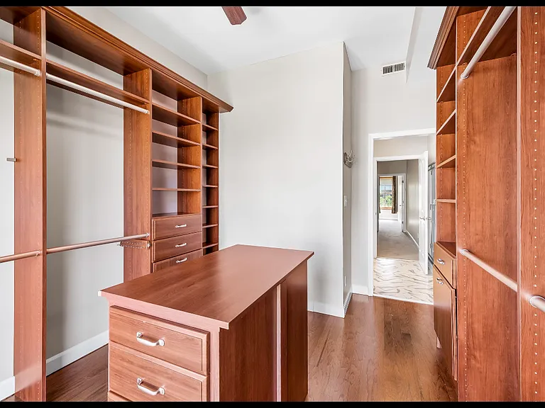 1346 Towson St — Photo 22