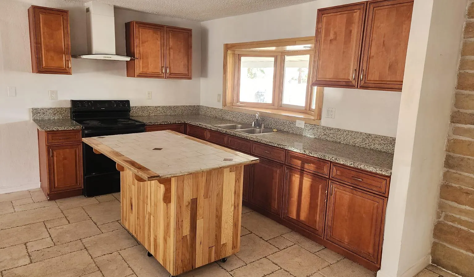 6 bed, 3000 sqft, $4,500 — Photo 4