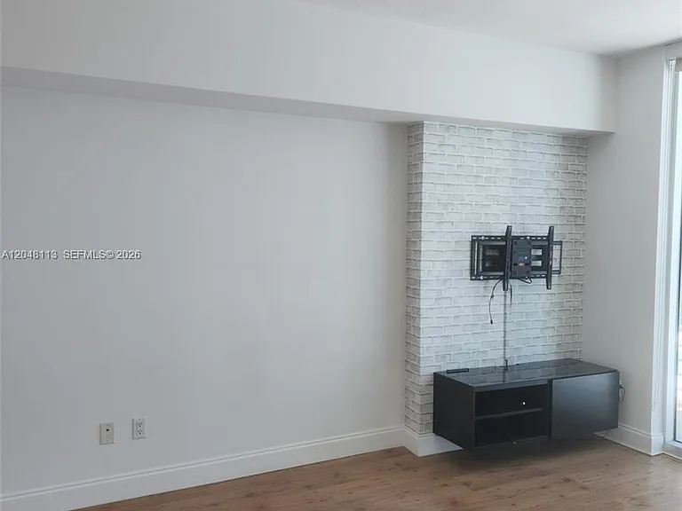 325 Biscayne Blvd #1420 — Photo 9