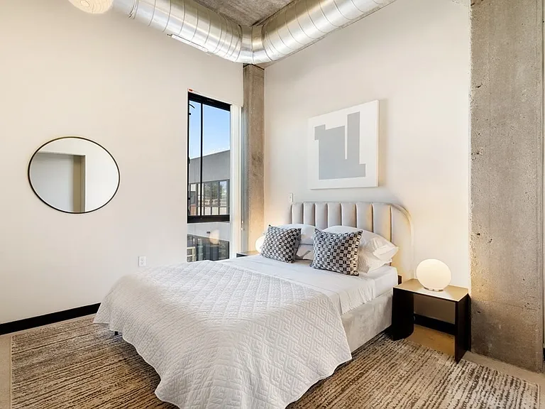 1060 Broadway #212 — Photo 4