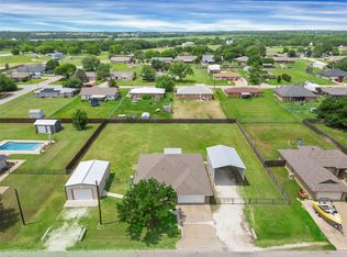 3920 Country Meadows Cir, Granbury, TX 76049
