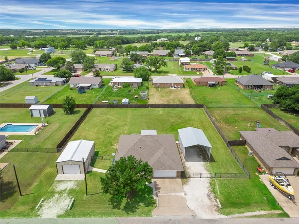 3920 Country Meadows Cir, Granbury, TX 76049