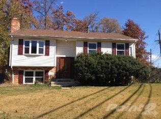 2 Lakecrest Cir, Greenbelt, MD 20770