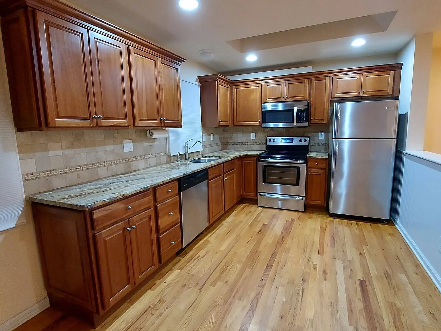 2 bed, 1200 sqft, $2,500 — Photo 3