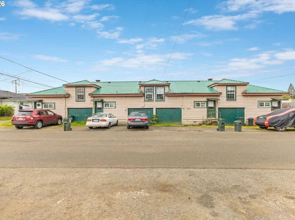 205 N 12th St, Coquille, OR 97423