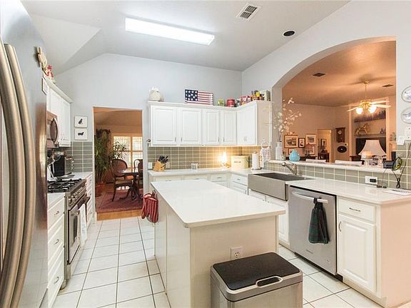 5th image of 4706 Highlands Dr