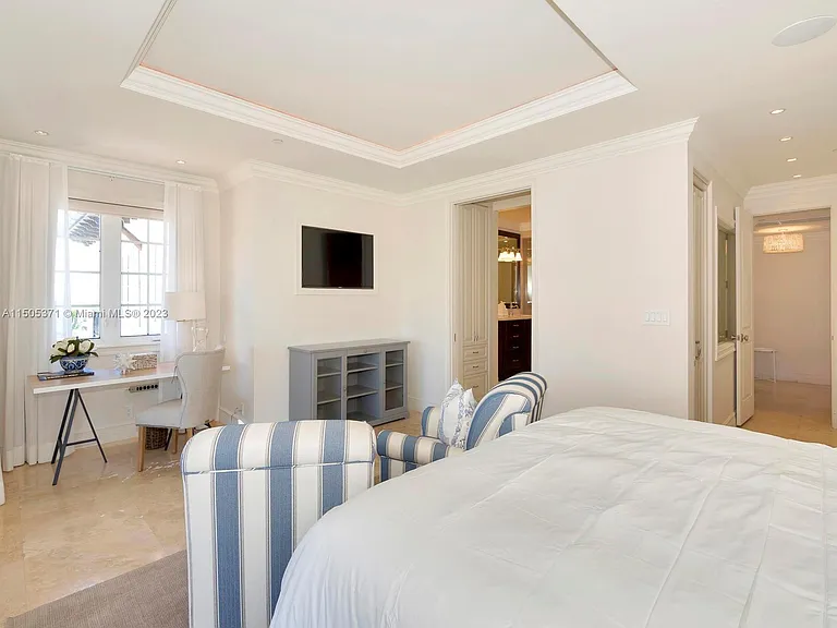 19251 Fisher Island Dr #19251 — Photo 31