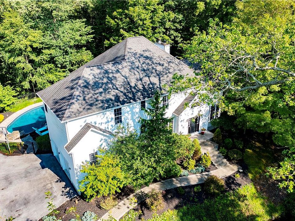 1st image of 16 Stonegate Drive
