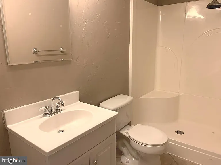 7931 Carriage Dr — Photo 36