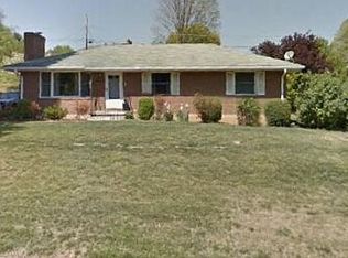 4337 Cresthill Dr, Roanoke, VA 24018