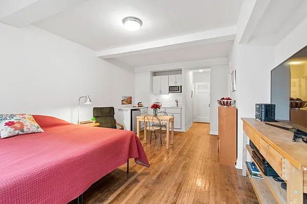 Sold by Douglas Elliman | media 2