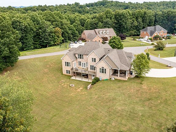 5th image of 1021 Otelia Ct