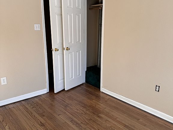 5th image of 4419 E 56th St