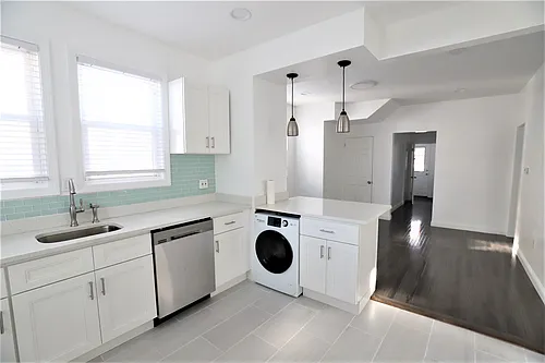 96 Washington St #1 Photo 1