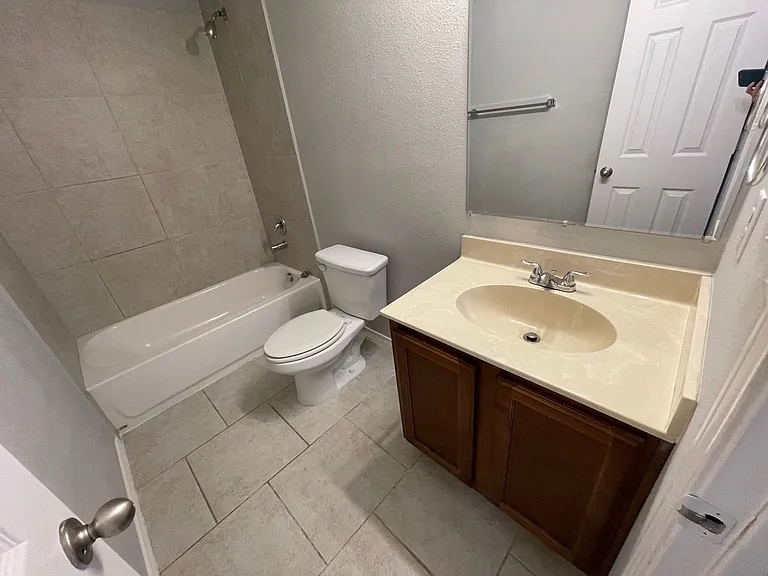 1101 Parkview Dr — Photo 11