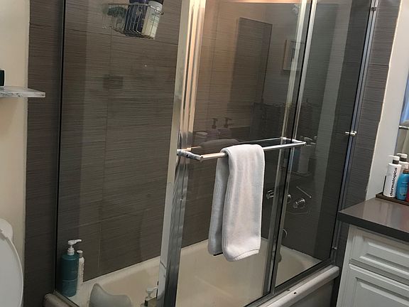 5th image of 1527 11th St APT 7
