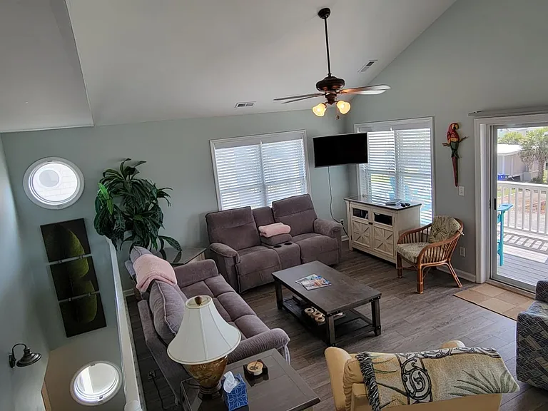 110 S High Point Ave — Photo 4