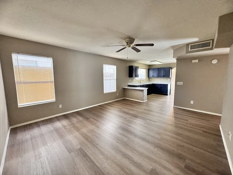 10453 N 76th Dr — Photo 14