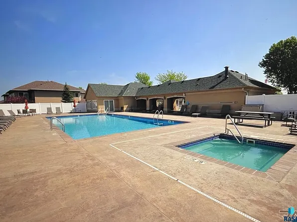 5910 S Grand Lodge Pl #5, Sioux Falls, SD 57108