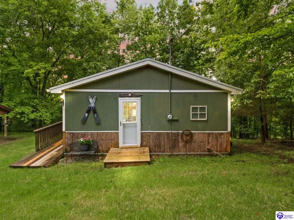 101 Hilltop Ln, Cadiz, KY 42211