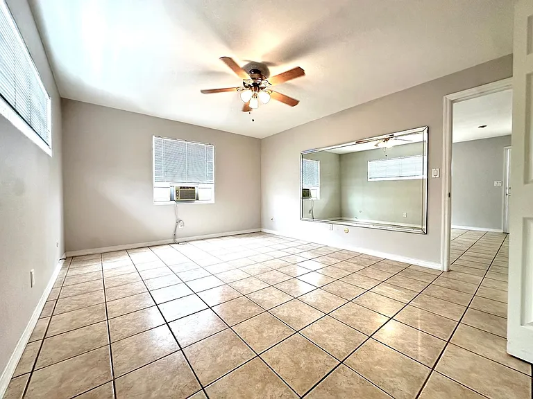 1458 Cleveland St — Photo 6